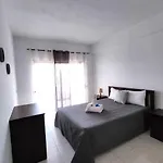 2a Palmeiras Com Piscina - Casas & Papeis